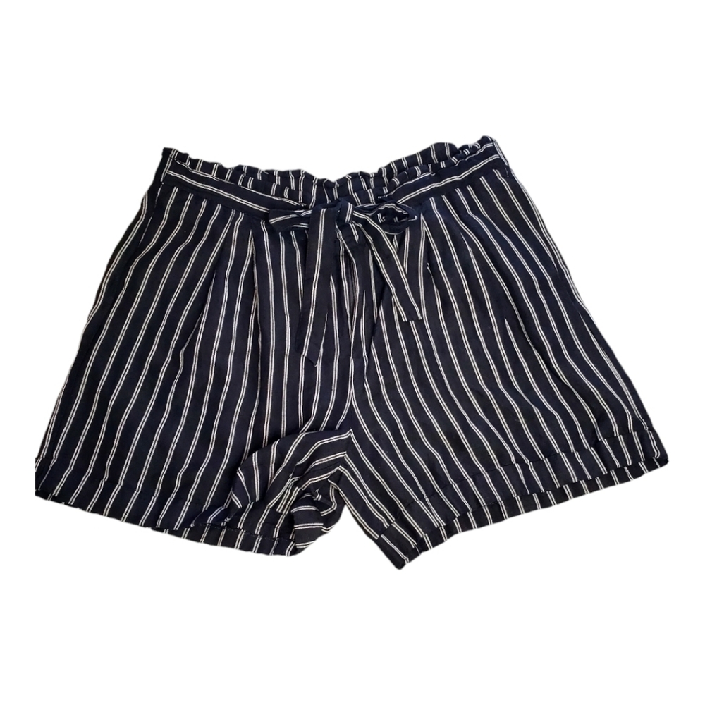 NWOT Black Shorts w/ White Stripes and Tie in Front - Size XXL